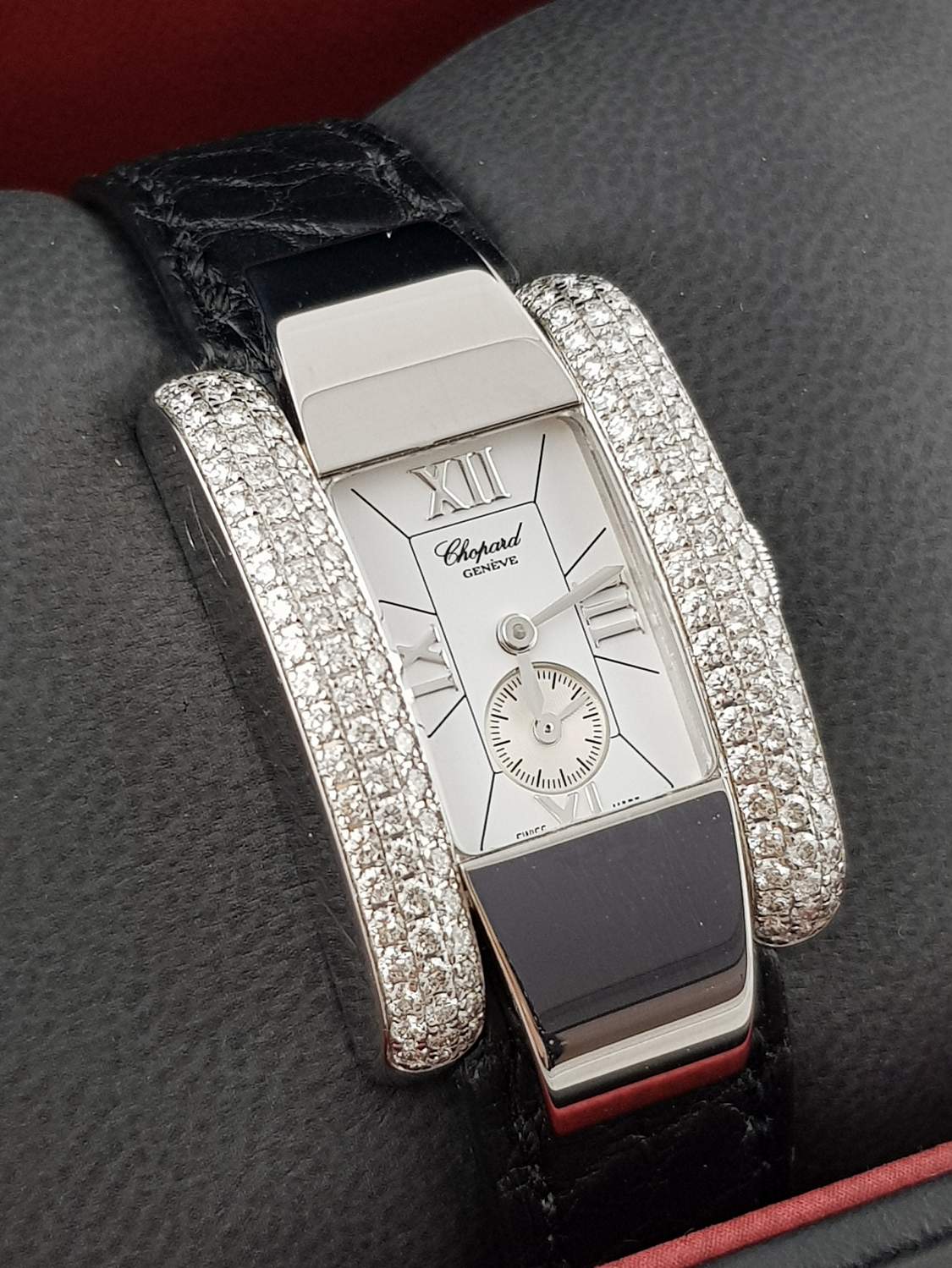 La Strada with Diamond Bezel White Gold