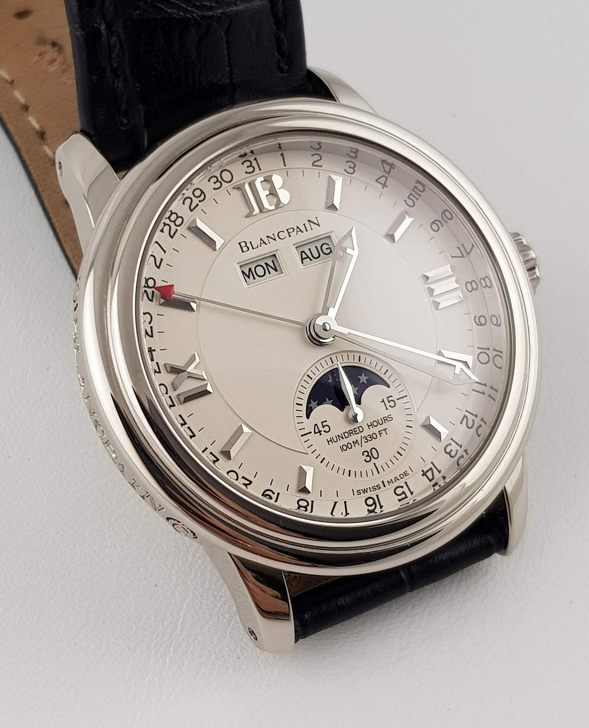 Léman Moon Phase Complete Calendar