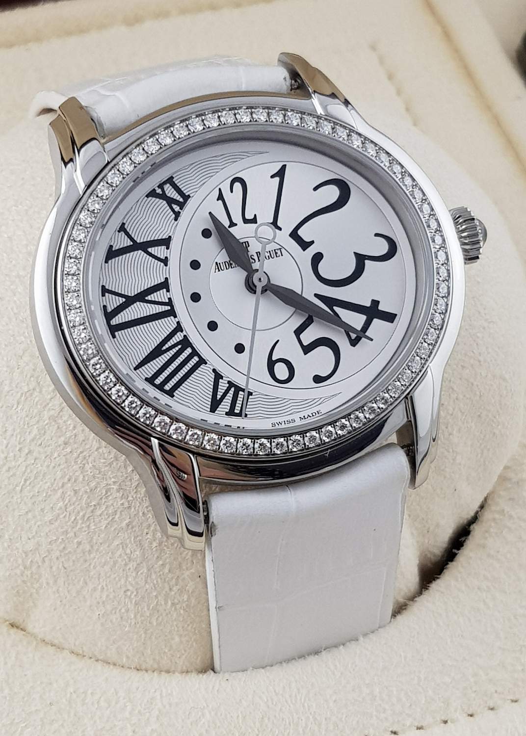 Millenary Ladies Stainless Steel Diamonds