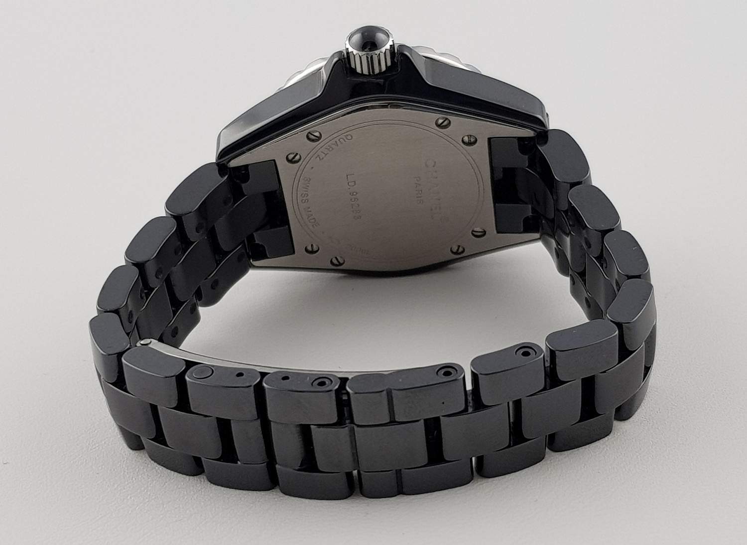 Black Dial, Diamond Bezel, Ceramic on bracelet / Quartz