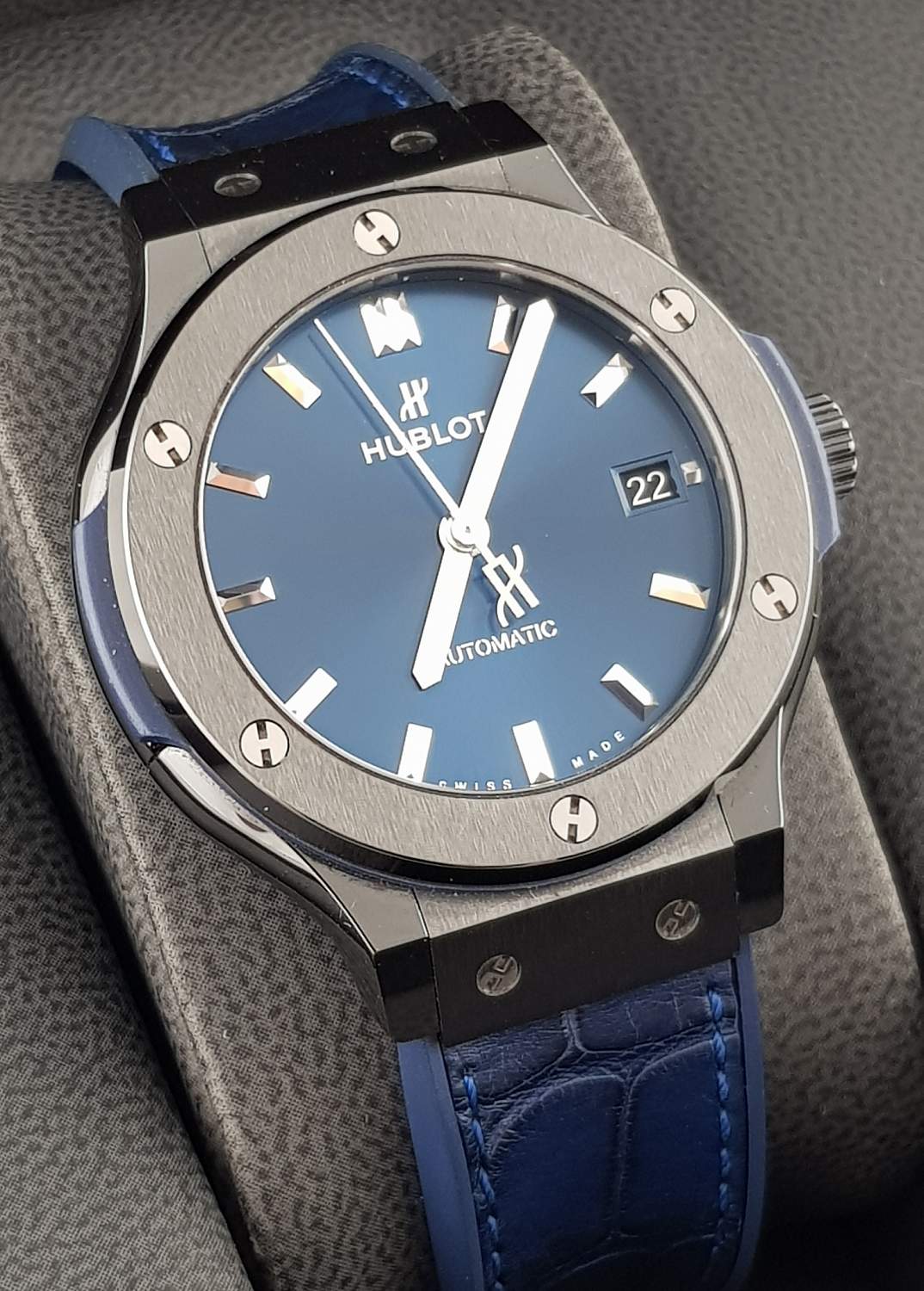 Hublot Classic Fusion Automatic Ceramic Blue Dial 38mm